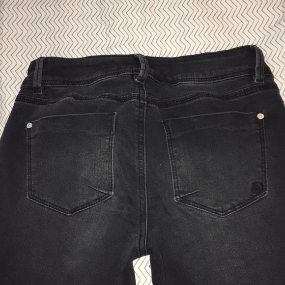 Black Worn Out Skinny Jeans - Picture 3 of 3